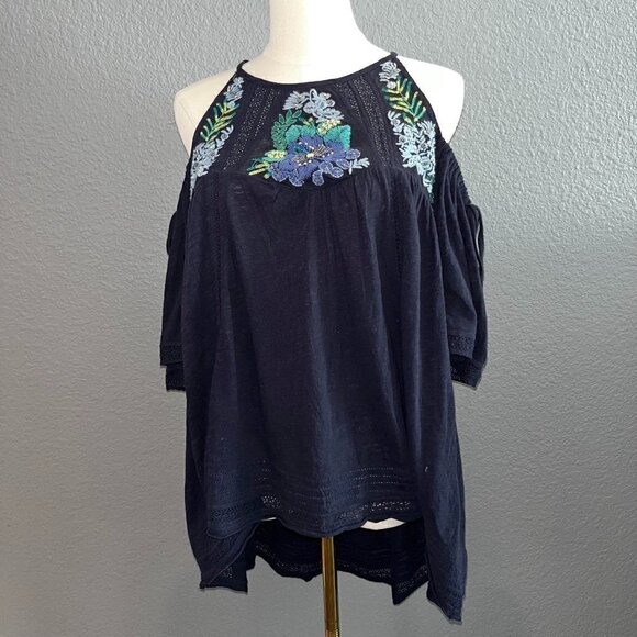 FP FREE PEOPLE Navy Embroidered Boho Cold Shoulder Flowing High Low Top EUC S - Picture 1 of 12